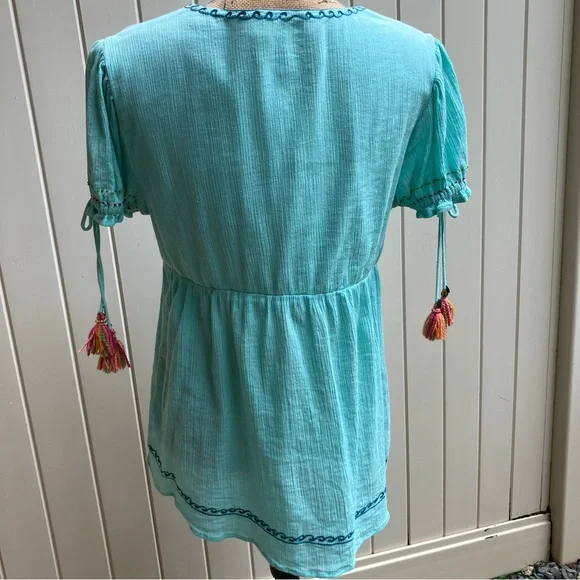 Double D Ranch top small turquoise embroidered - Picture 5 of 7